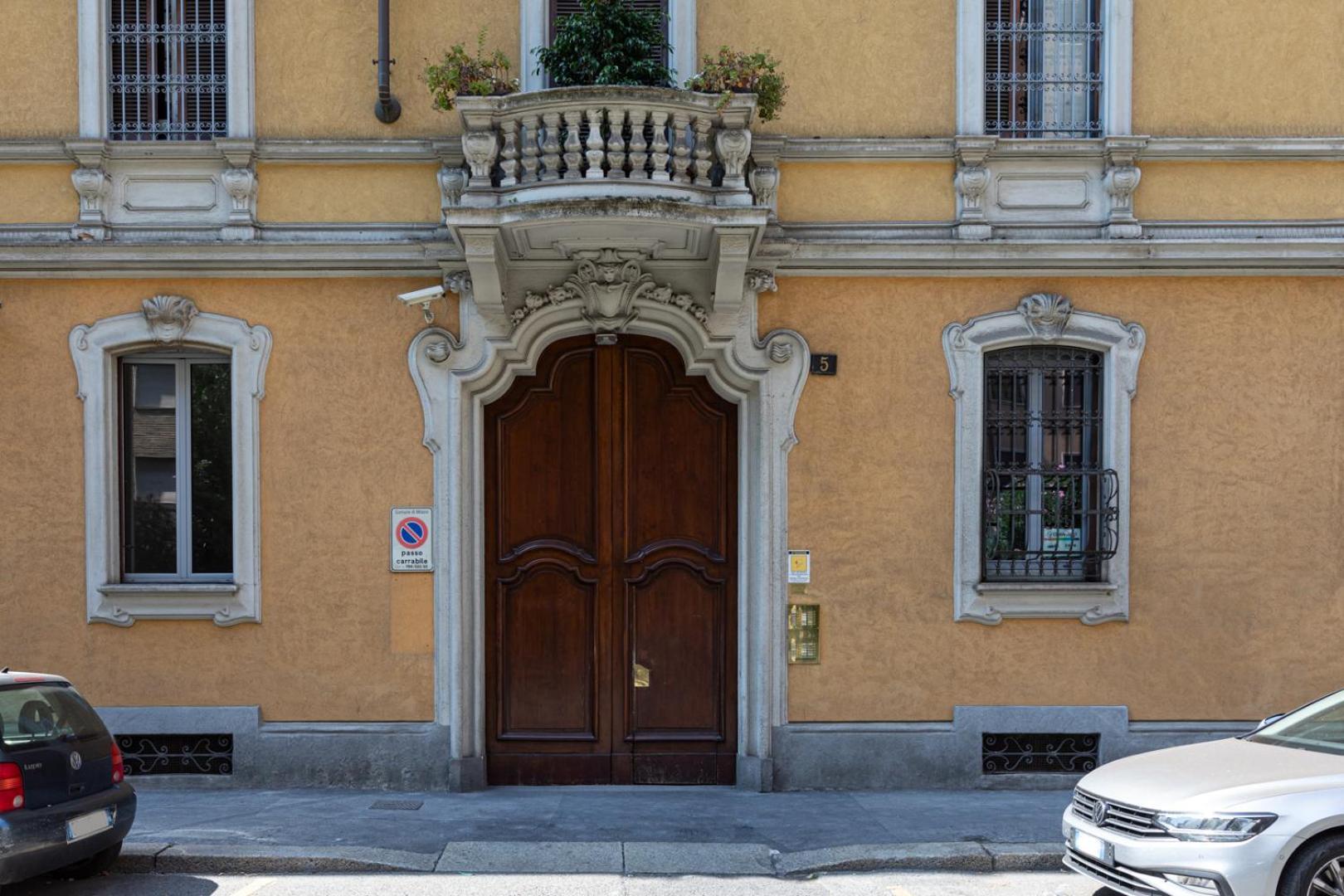 Centrale Suite With Balcony - Top Collection Milan Bagian luar foto